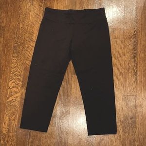 cropped black leggings.